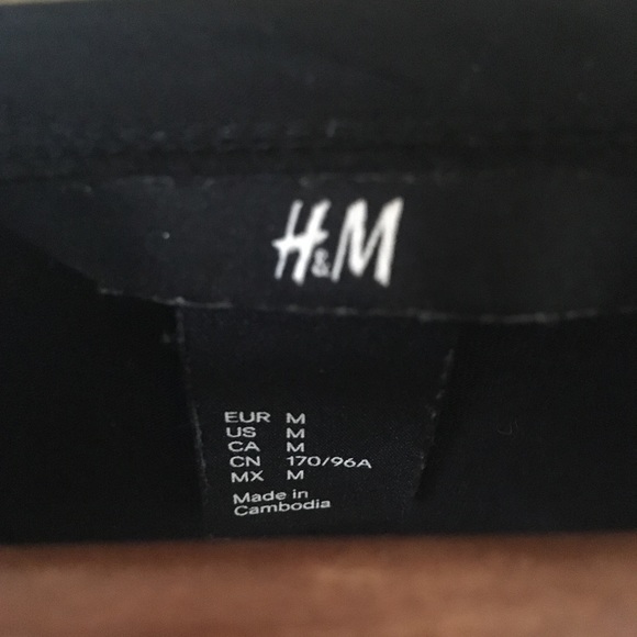 H&M wing sleeve top - Picture 3 of 3